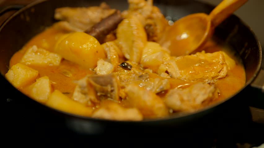 Butter Chicken Tikka Masala Vindaloo. Spicy Curry Indian Food. Butter Chicken For Basmati Rice. Frying Curry In Pan. Chicken Curry Masala. Indian Food Murgh Makhani Dhaba Punjab.Traditional Asia Curry