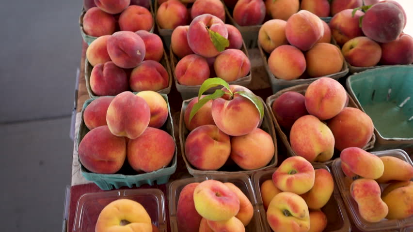 peaches in Michigan farmers market