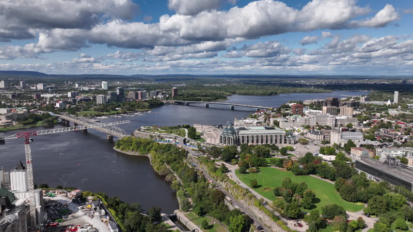 Panning view of Ottawa downtown tourist destination