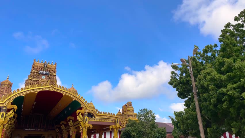 Nallur Kandaswamy Kovil, a historic Hindu temple in Nallur, Northern Sri Lanka. Known for its vibrant festivals and Dravidian architecture, it’s a major religious and cultural landmark in Jaffna.