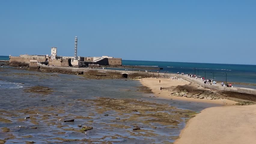View of the Fernando Quiñones promenade and the San Sebastián Castle, in La Caleta, Cádiz, Andalusia, Spain.