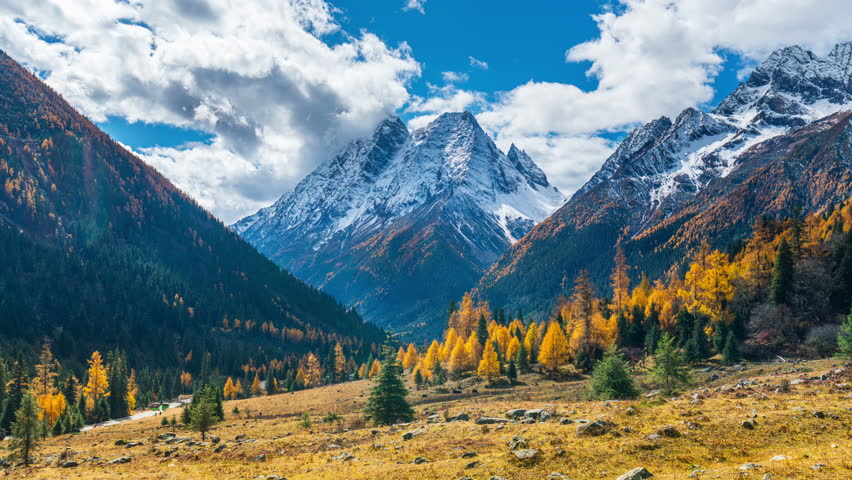 Time lapse of Siguniangshan in autumn, Sichuan in China.