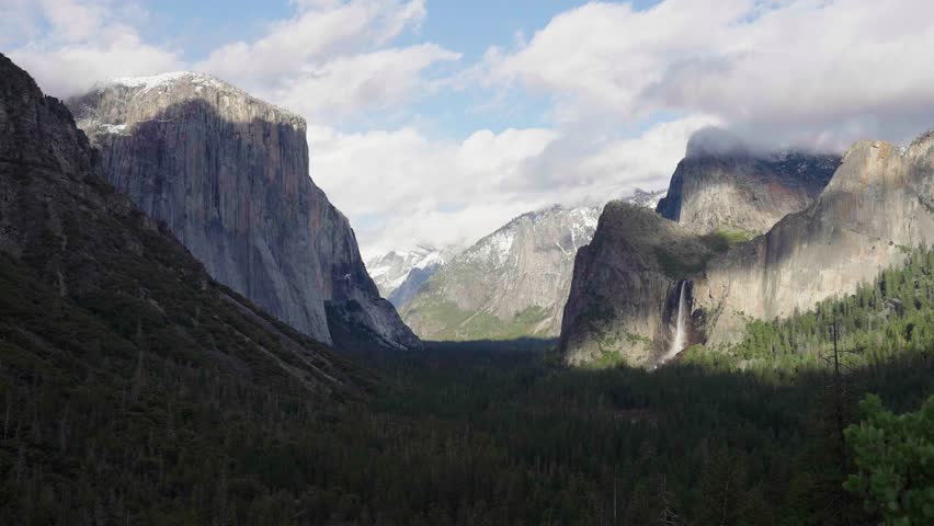 Timelapse of Tunnel View in Yosemite National Park