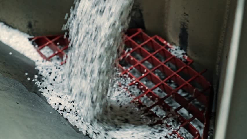 Industrial Pipe Discharging Plastic Granules
