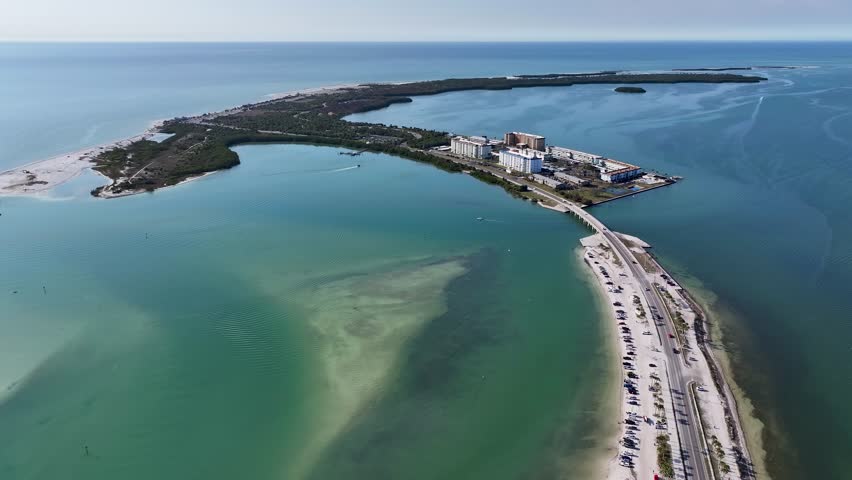Honeymoon Park At Clearwater In Florida United States. Nature Park Landscape. Paradisiac Scenery. Waterfront Beach Park. Honeymoon Park At Clearwater In Florida United States.