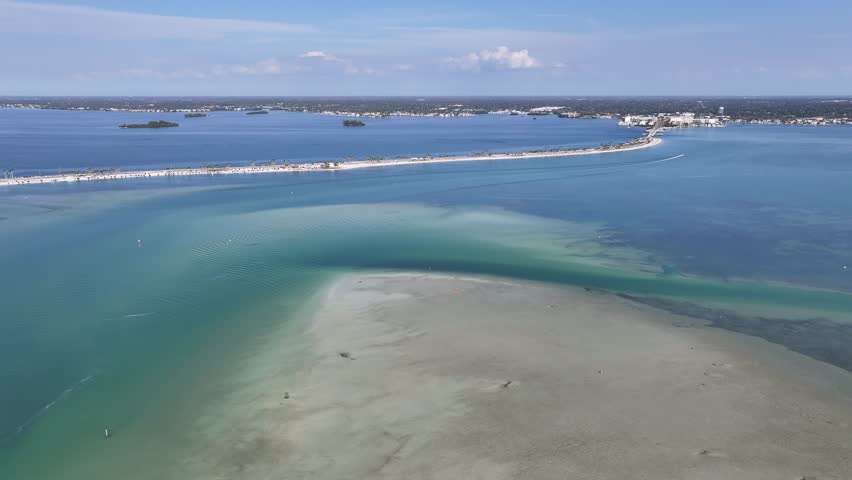 Honeymoon Park At Clearwater In Florida United States. Nature Park Landscape. Paradisiac Scenery. Waterfront Beach Park. Honeymoon Park At Clearwater In Florida United States.