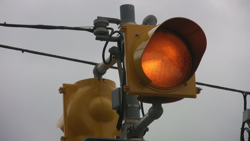 duplo train flashing orange light