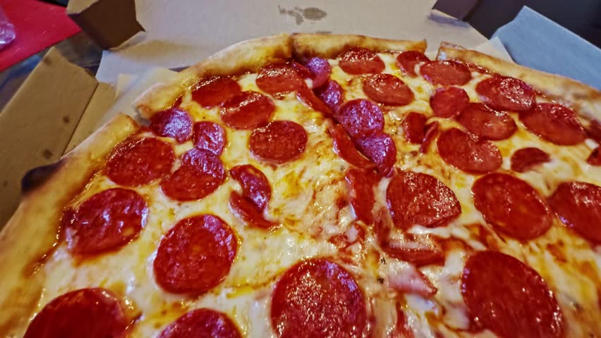 Street Food Pepperoni Pizza. Italian Delicious Pepperoni Pizza Food Party Share. Italian Food. Appetizing Neapolitan Pizza Pepperoni In Gastrobar. Crust Pepperoni Pizza Margherita In Restaurant. 