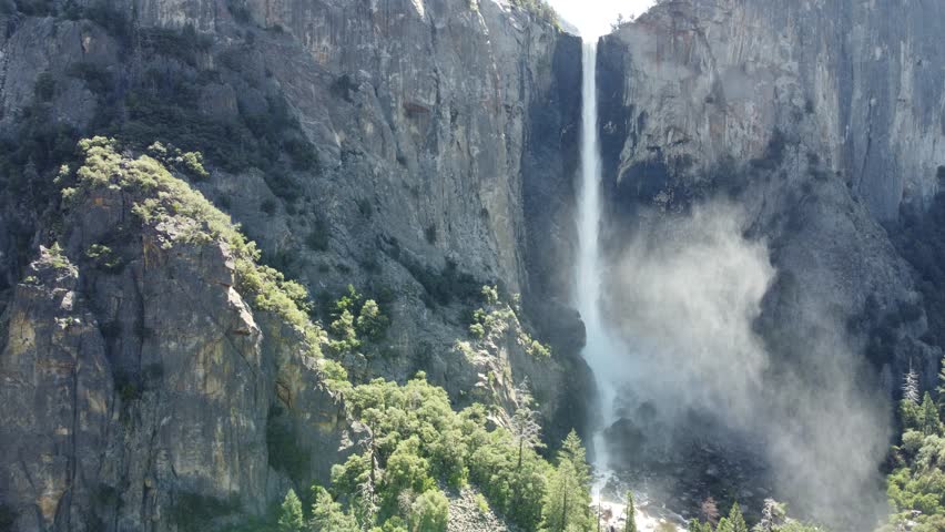 Upper Yosemite Falls, Yosemite National Park, California USA.