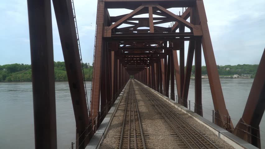 Historic Transcontinental Railroad – The Iconic American Rail Link Between East and West