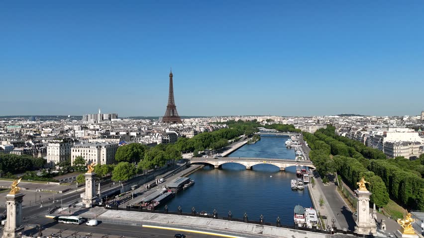 Alexandre Iii Bridge In Paris Ile De France France. Bridge Showcasing The Traffic Flowing Across In The City. Business Sky Downtown Cityscape. Business Downtown Famous. Paris ile de france.