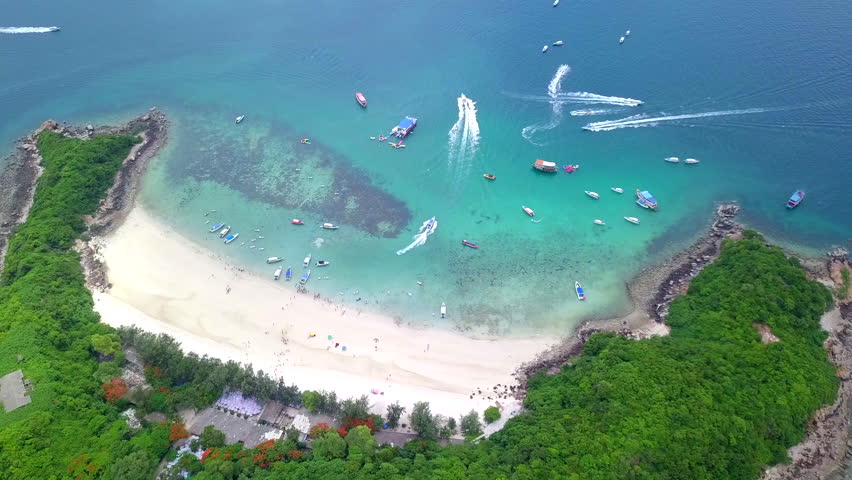 High angle view of Sak island or Koh Sak near Koh Larn with beautiful sea water and sandy beach located in Pattaya, Chonburi in the Gulf of Thailand.