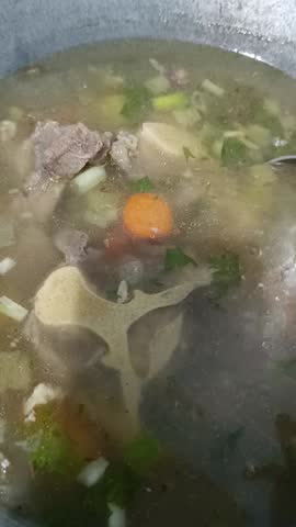 cook oxtail soup with delicious taste