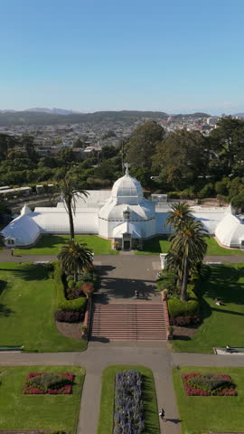 Discover and explore the stunning San Francisco Botanical Gardens, which are filled with unique architectural designs and lush, vibrant landscapes set against the dynamic backdrop of the city itself