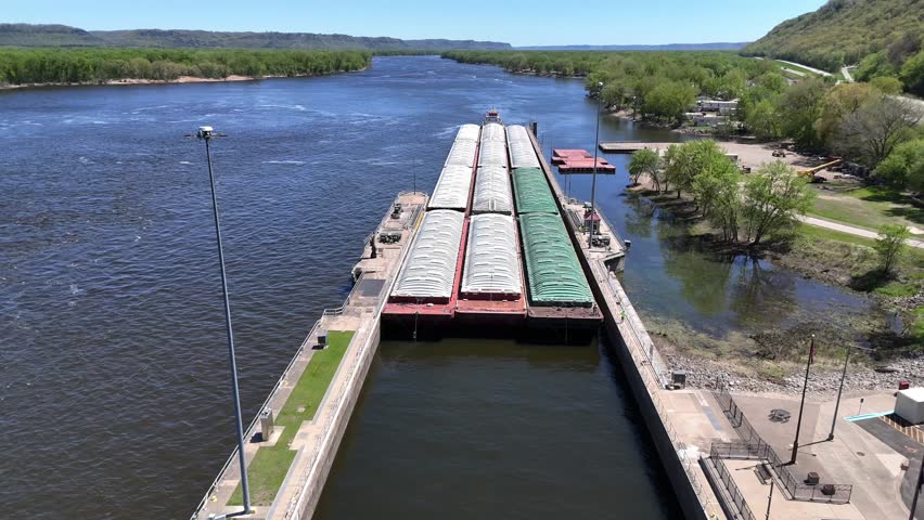 Located along the Mississippi River between Minnesota and Wisconsin