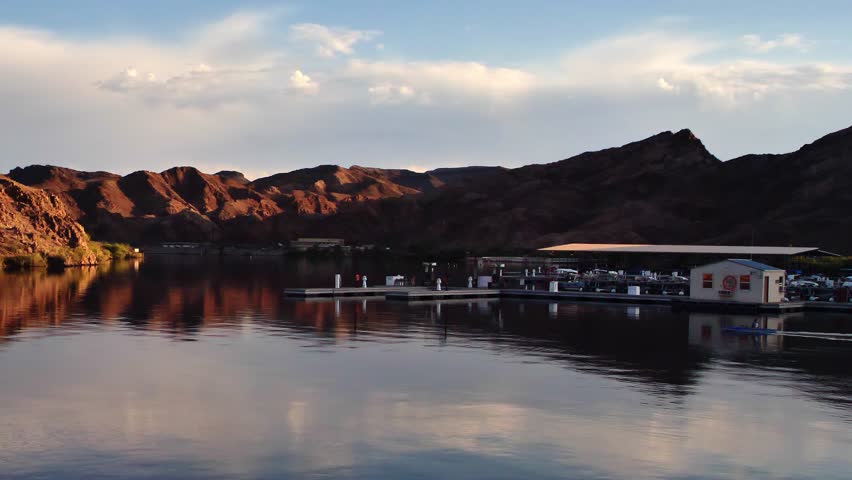 Lake Mead boating at Willow Beach Marina