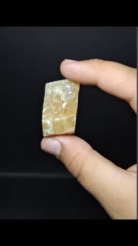 honey calcite, precious , stone , gemology 