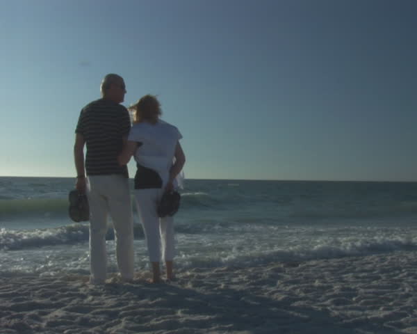 PAL: Senior couple on beach 