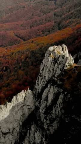 Rocky Cliffs Overlooking Autumn Forest Valley – Dramatic Fall Mountain Landscape