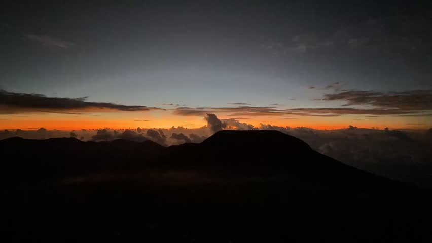 Sunrise at Haleakala National Park - Hawaii 