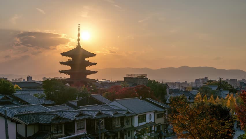 Kyoto Japan time lapse sunset at Yasaka Pagoda in autumn season