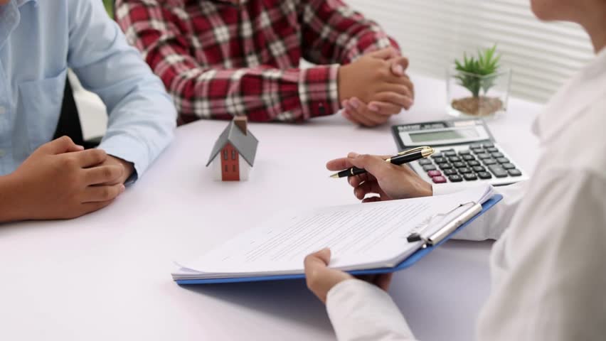 Signing a new contract in the real estate sector
