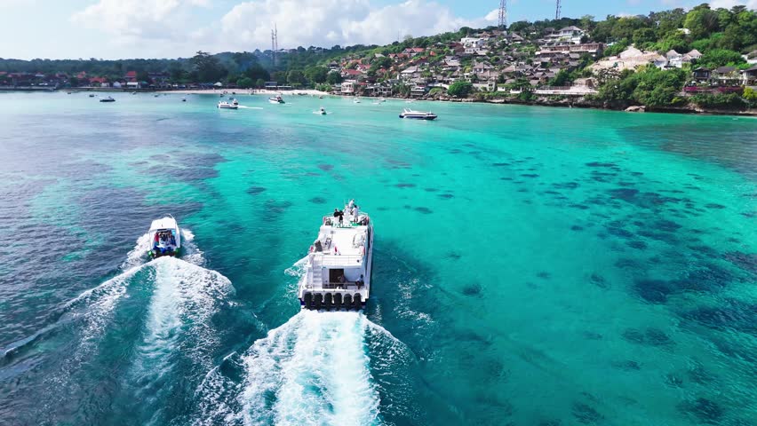 Speedboat Arrival to Nusa Lembongan – Fast Ferry Approaching Island