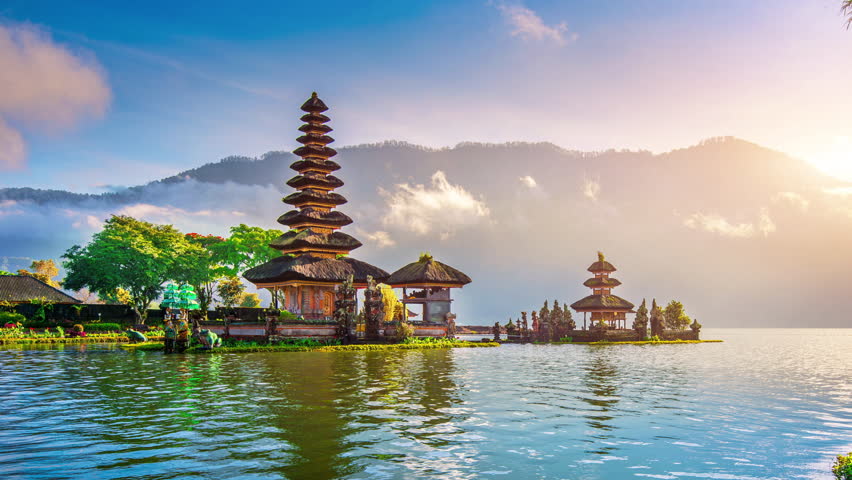 Time lapse of pura ulun danu bratan temple in Bali, indonesia.