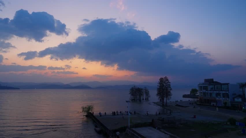 Sunrise Timelapse over Erhai Lake in Yunnan