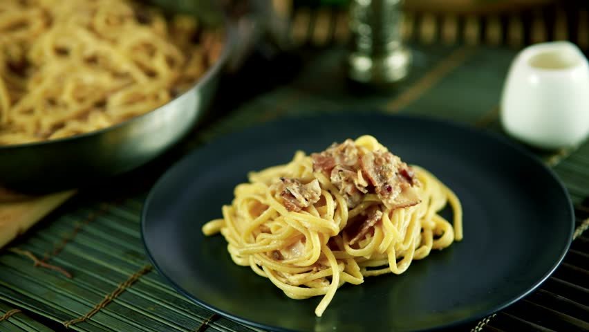 Eat Pasta Carbonara Italian. Spaghetti,cream,Parmesan. Italian Carbonara Pasta Cuisine In Restaurant. Mediterranean food Pasta. Dinner Recipe Spaghetti Creamy Bacon Sauce. Italian Pasta Carbonara Food
