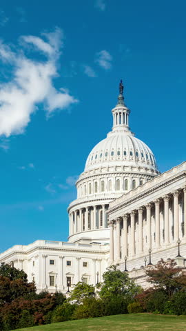 Vertical time lapse video of the United states capitol building, Washington DC, USA.
