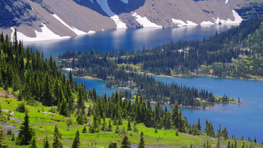 Discover Glacier National Parks stunning beauty with its lush forests, pristine lakes, and towering mountainsideal for nature lovers and adventure seekers craving outdoor experiences