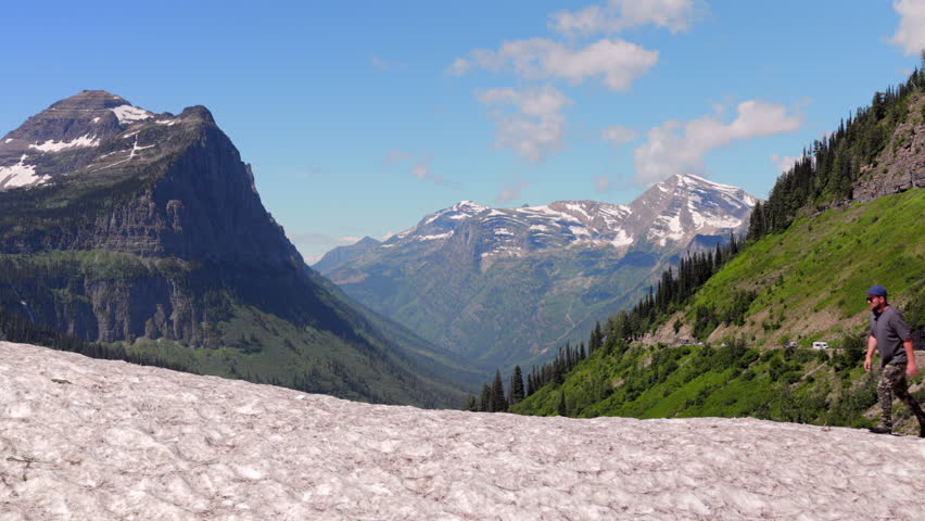 Explore the stunning beauty of Glacier National Park, featuring majestic glaciers, magnificent mountain views, and scenic trails ideal for hiking enthusiasts and outdoor adventurers