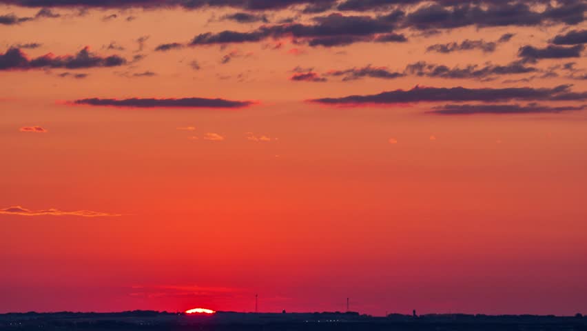 Sunrise Over City Skyline, urban Landscape with Golden Morning Light,Cityscape at Dawn, Sunrise Illuminating Modern Urban Skyline, Early Morning Sun Rising Behind City Buildings – Aerial Urban View