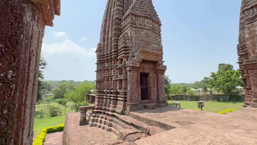 The Trimukhi Temple in Amarkantak built in 11th-century are part of the Kalachuri group of temples. It is dedicated to Lord Shiva and is known for its unique three-faced idol of the deity