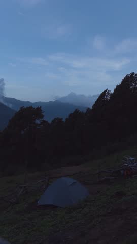 This historical site provides a fantastic backdrop for camping, with breathtaking views of the surrounding mountains. It