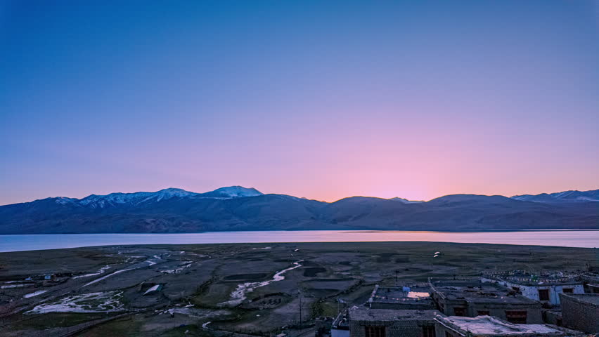 Timelapse Tso Moriri awaits in 2025 with surreal alpine beauty and rich biodiversity. Known for its oligotrophic clarity, the lake invites explorers to experience Ladakh’s still, sacred waters.
