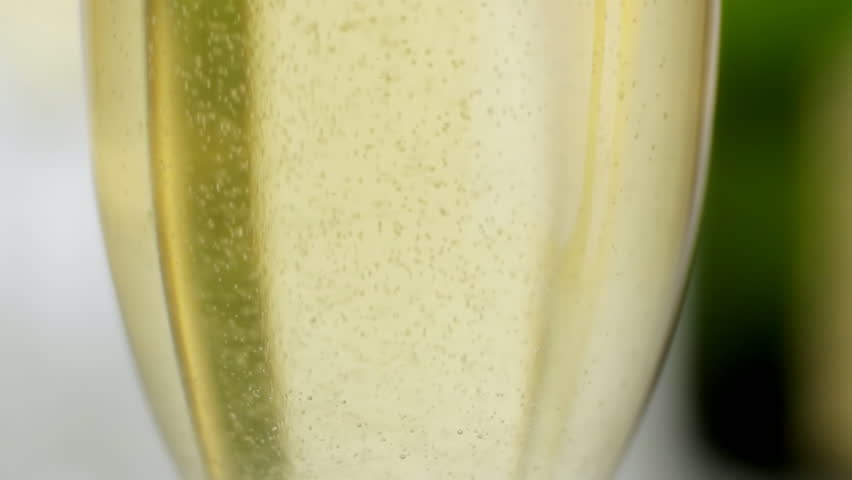 CU Bubbles in champagne glass