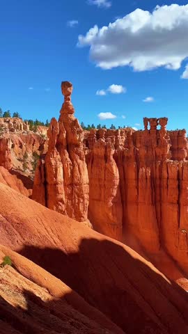Colorful Orange Hoodoos and Cliffs (Bryce Canyon National Park, Utah, USA)