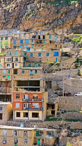 Terraced stone houses of Hawraman Takht cling to steep mountains, reflecting traditional Kurdish village life.
📍Hawraman Takht, Kurdistan 