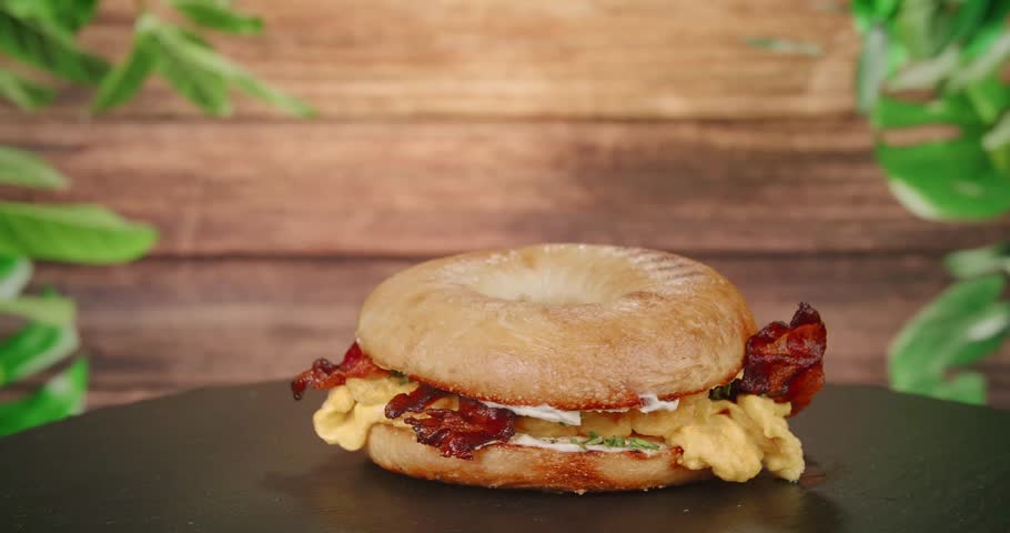Appetizing Spinning Display of a Bacon Dish, Featuring Crispy Strips in a Rotating Presentation—Ideal for Food Commercials, Restaurant Menus, Breakfast Promos, and Culinary Advertising Visuals"