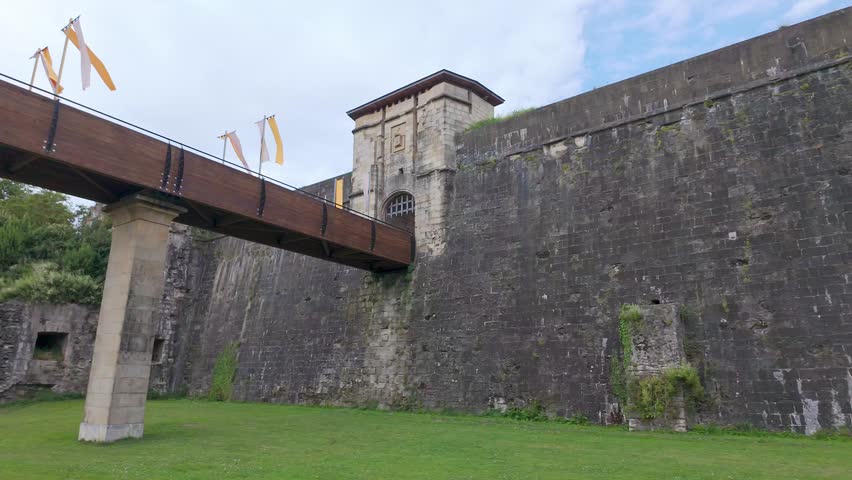 Medieval defensive wall that surrounds the old town of the town of Hondarribia in the Basque Country.