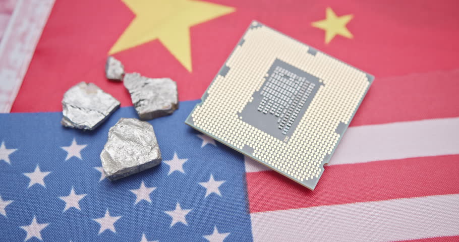 Semiconductor sanctions, critical mineral embargo : The Chinese and American flags with a CPU chip and metallic ores, the essence of a 21st-century power struggle: minerals, rare earth vs. microchips.
