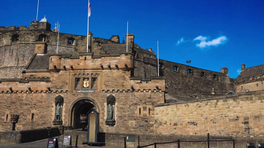 Edinburgh castle in Scotland, United Kindgom Old town Edinburgh and Edinburgh castle in Scotland, UK Old town and Edinburgh castle in Scotland, UK