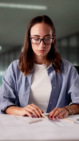 Bad Workplace Ergonomics: Eye Itch And Pain