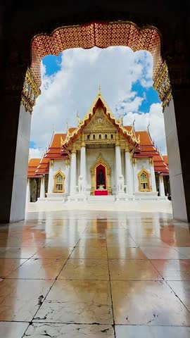 Wat Benchamabophit, a magnificent temple with its traditional architecture, is a key check-in point for tourists in Bangkok.