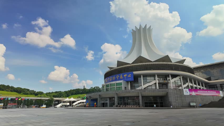 Time-lapse photography, Nanning Convention and Exhibition Center, venue for the ASEAN Expo.
Translation: Nanning International Convention and Exhibition Center