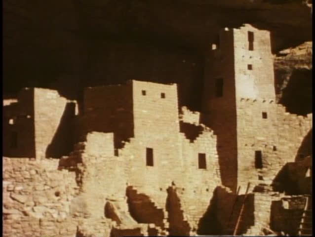 Cliff houses, medium shot, Mesa Verde National Park, Colorado