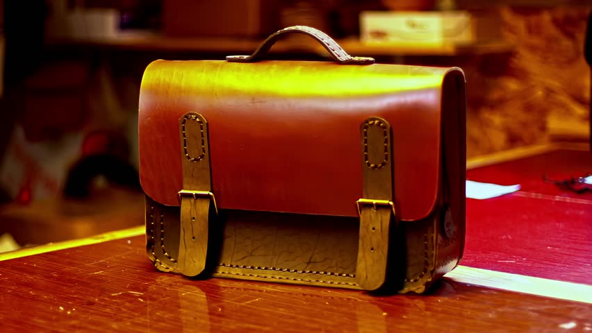 Leather bag handmade high quality calf manual work art and craft workshop leatherwork