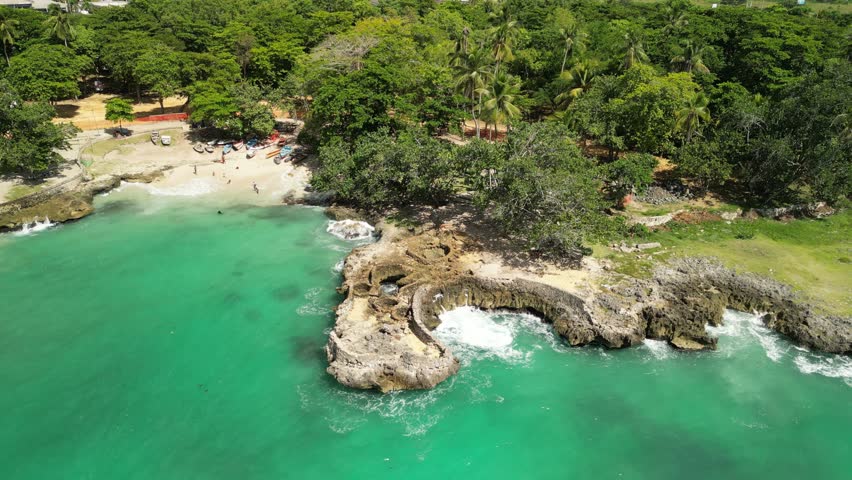 Drone capture of Parque Nacional Submarino La Caleta — emerald Caribbean waters and dramatic coastline